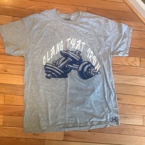 Gildan Gray Graphic Tshirt w/Weight Logo Sz L